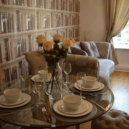 Luxury 2 Bed Apartment Witney Extérieur photo