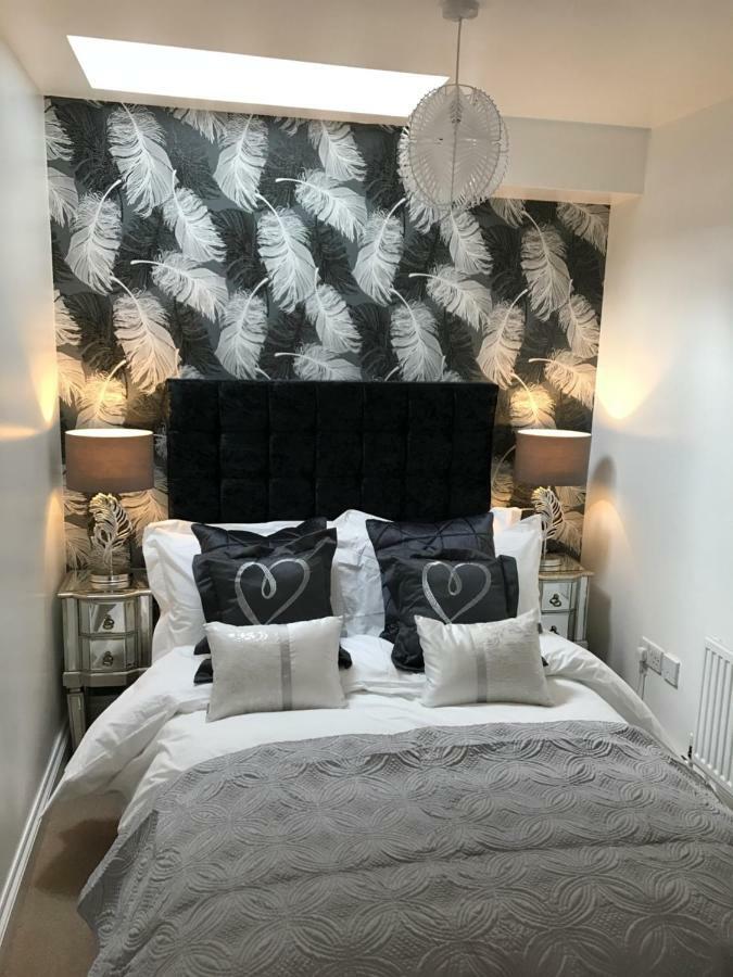 Luxury 2 Bed Apartment Witney Extérieur photo